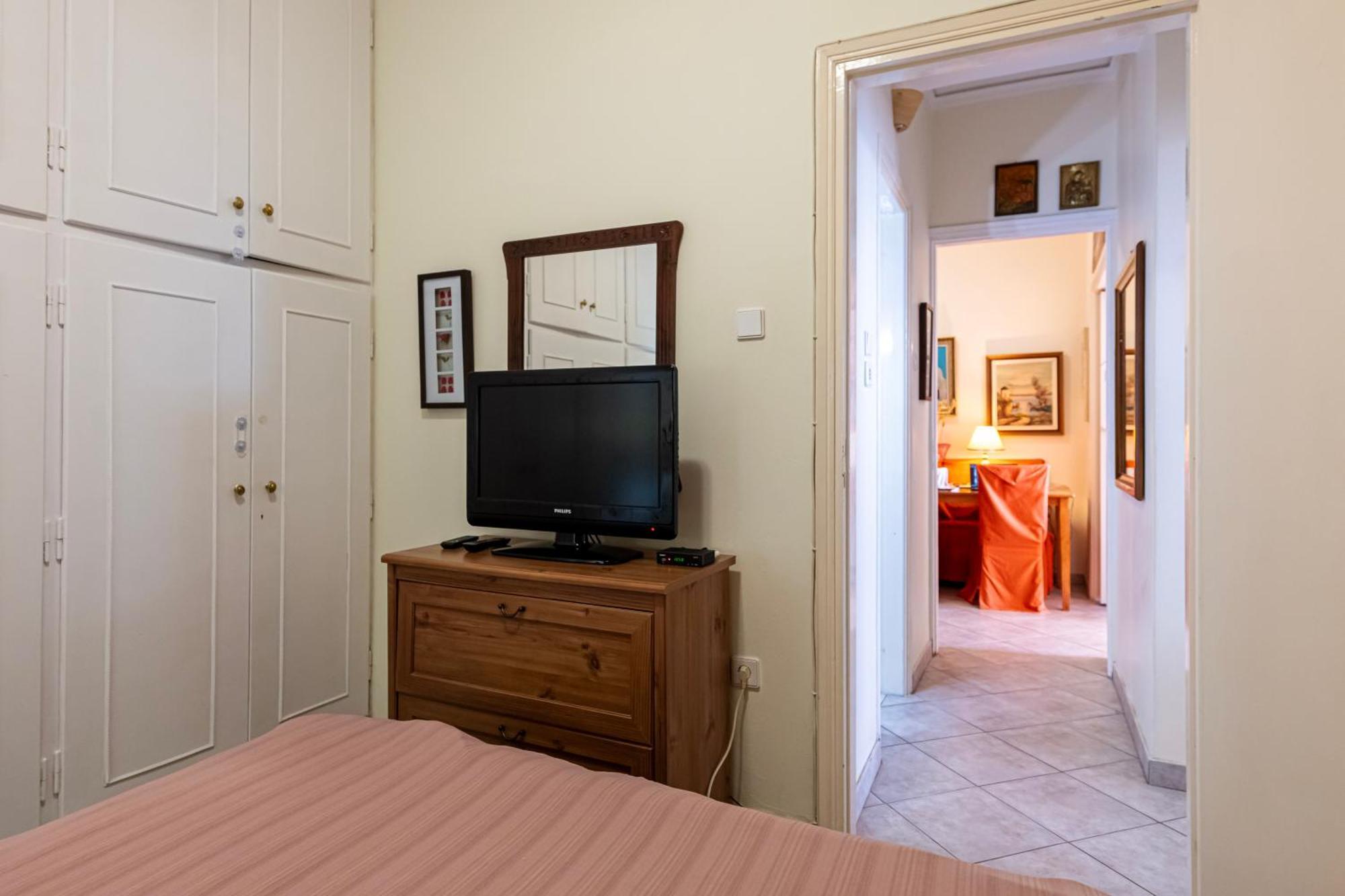 Sea View Apartment 100M From The Beach Saronida Exterior photo